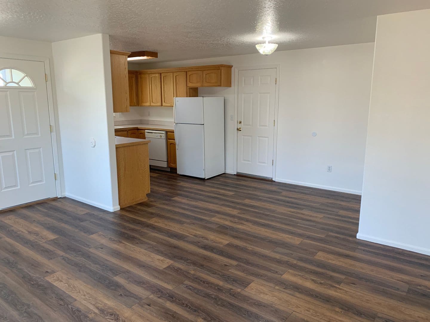 Creswell House: 115 Blue Jay Loop