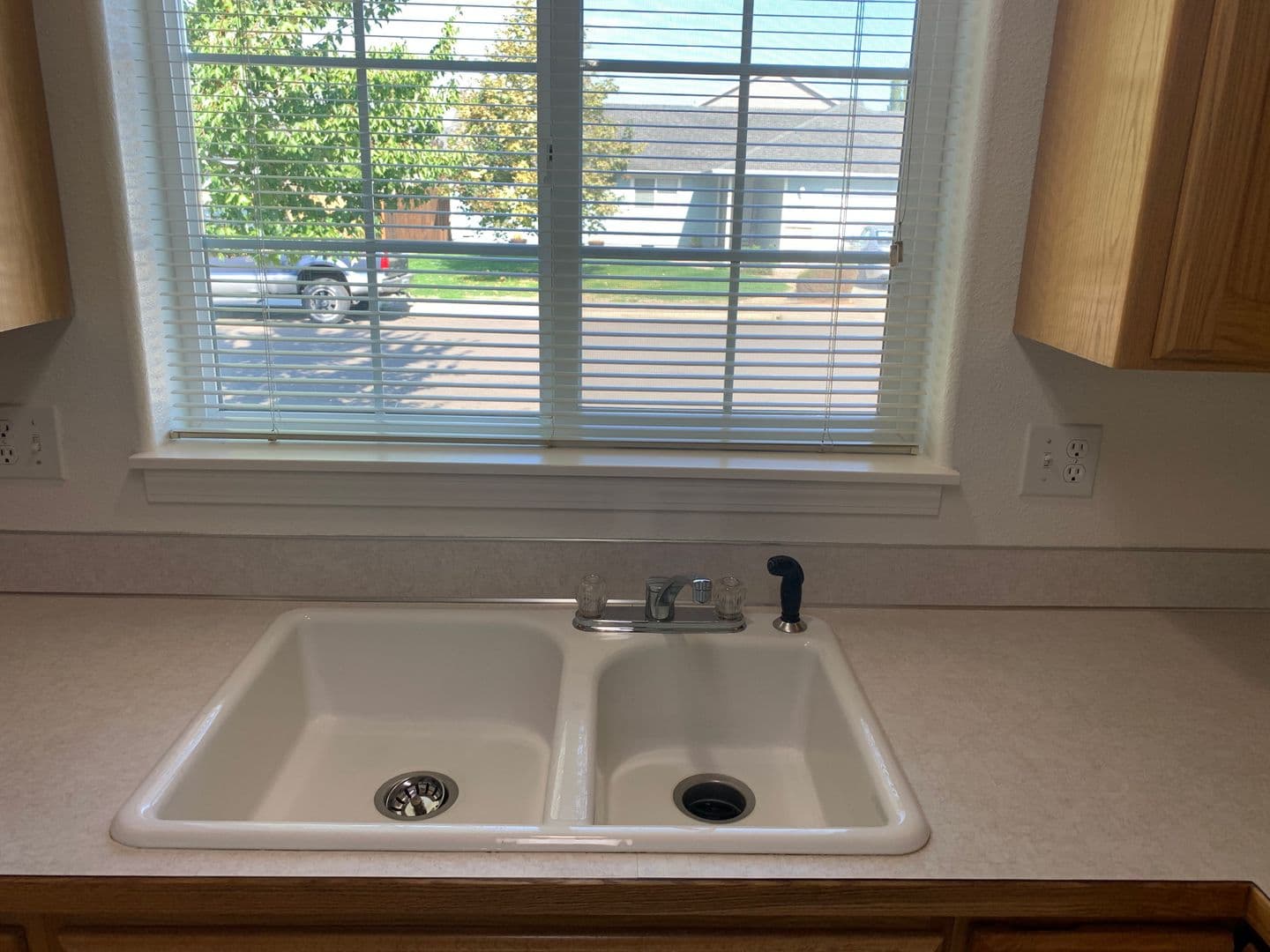 Creswell House: 115 Blue Jay Loop