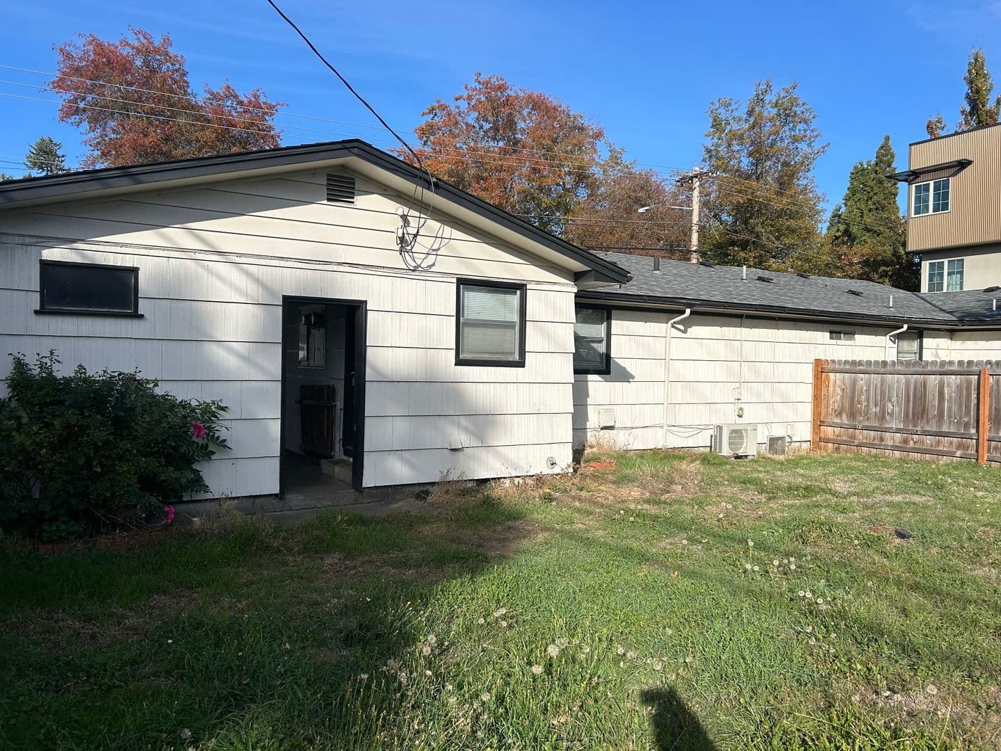 Eugene House: 1209 Coburg Rd.
