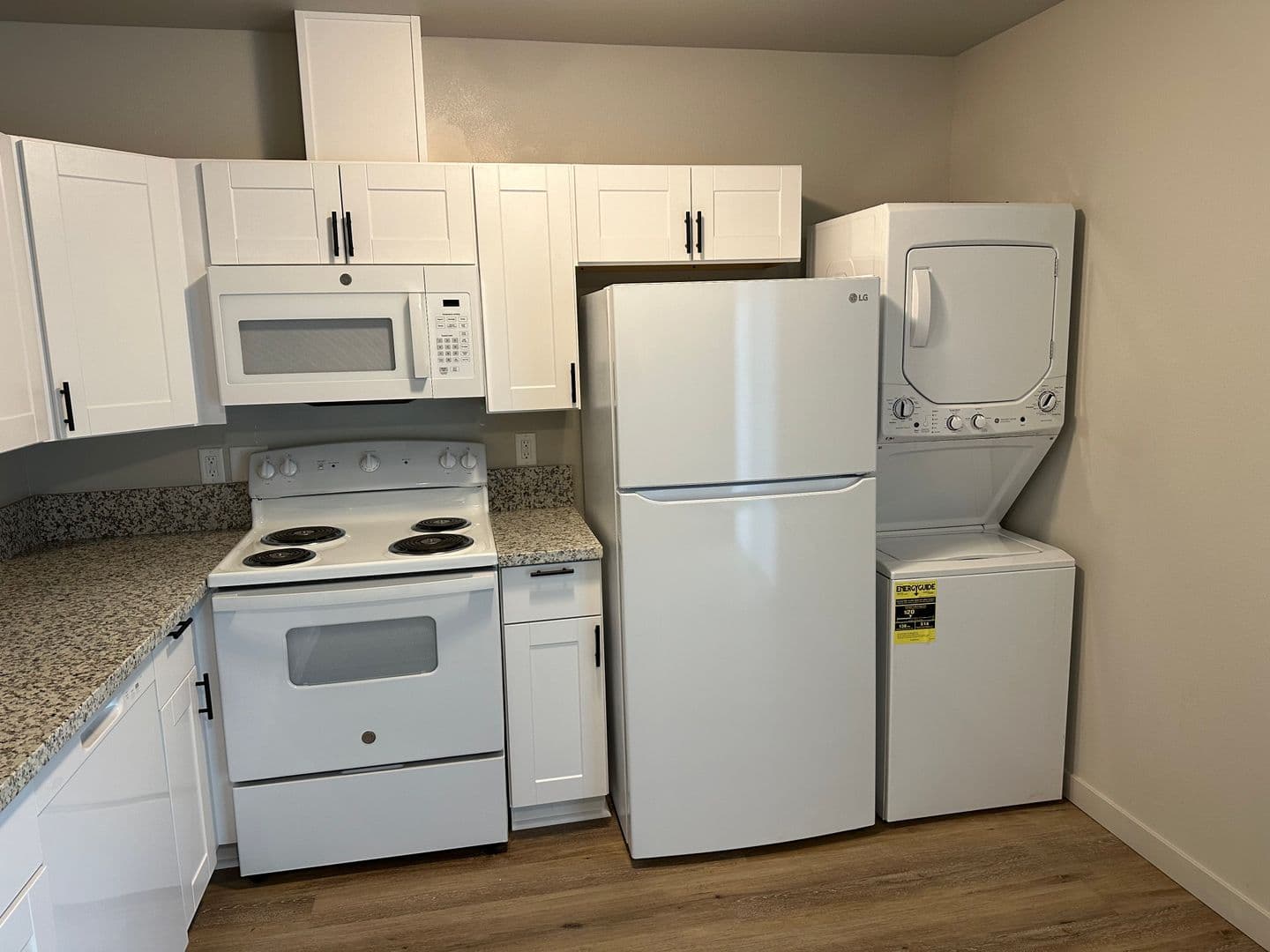Cottage Grove Apartment: 555 N. River Rd.