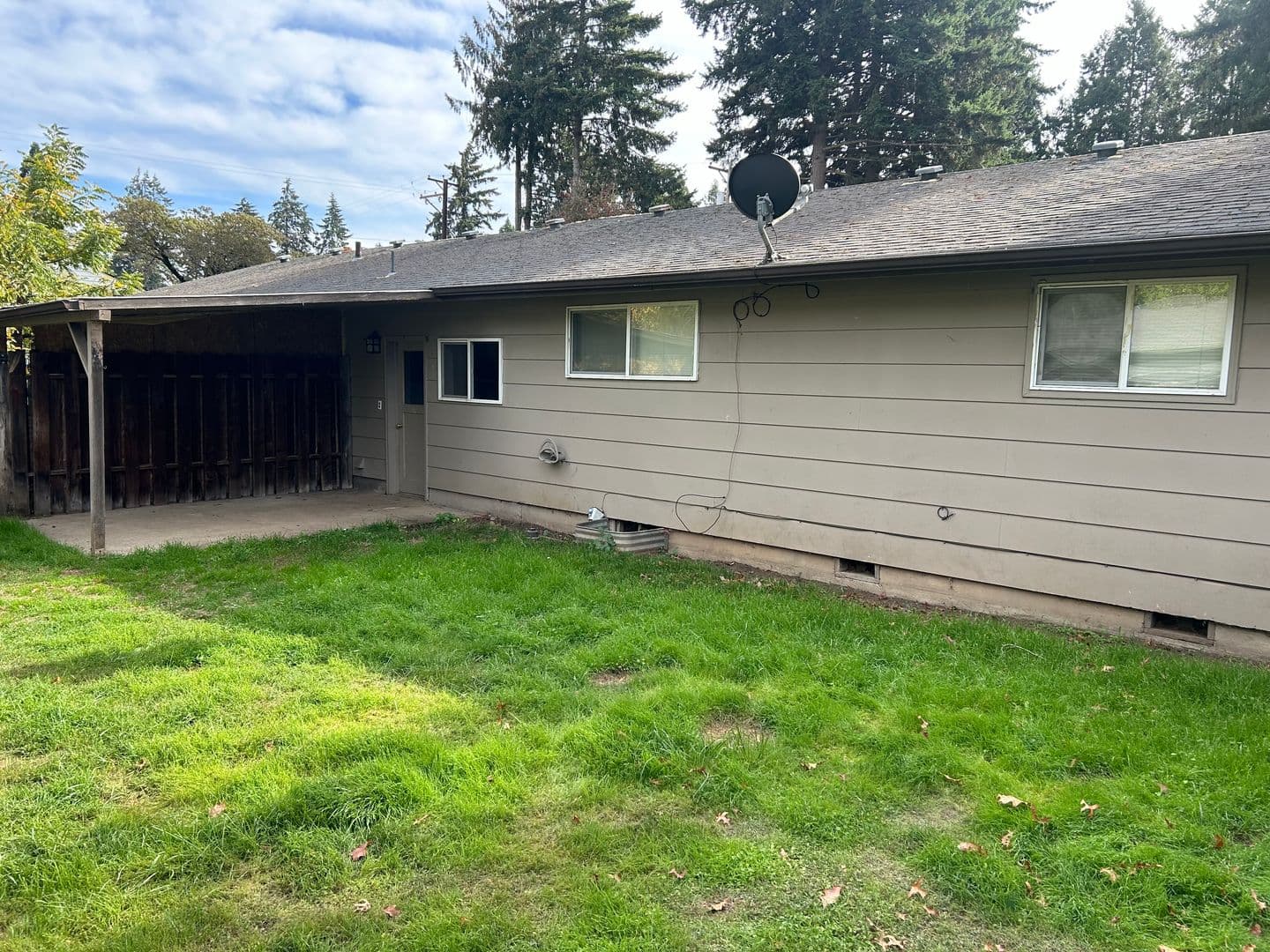Eugene House: 875 Horn Ln