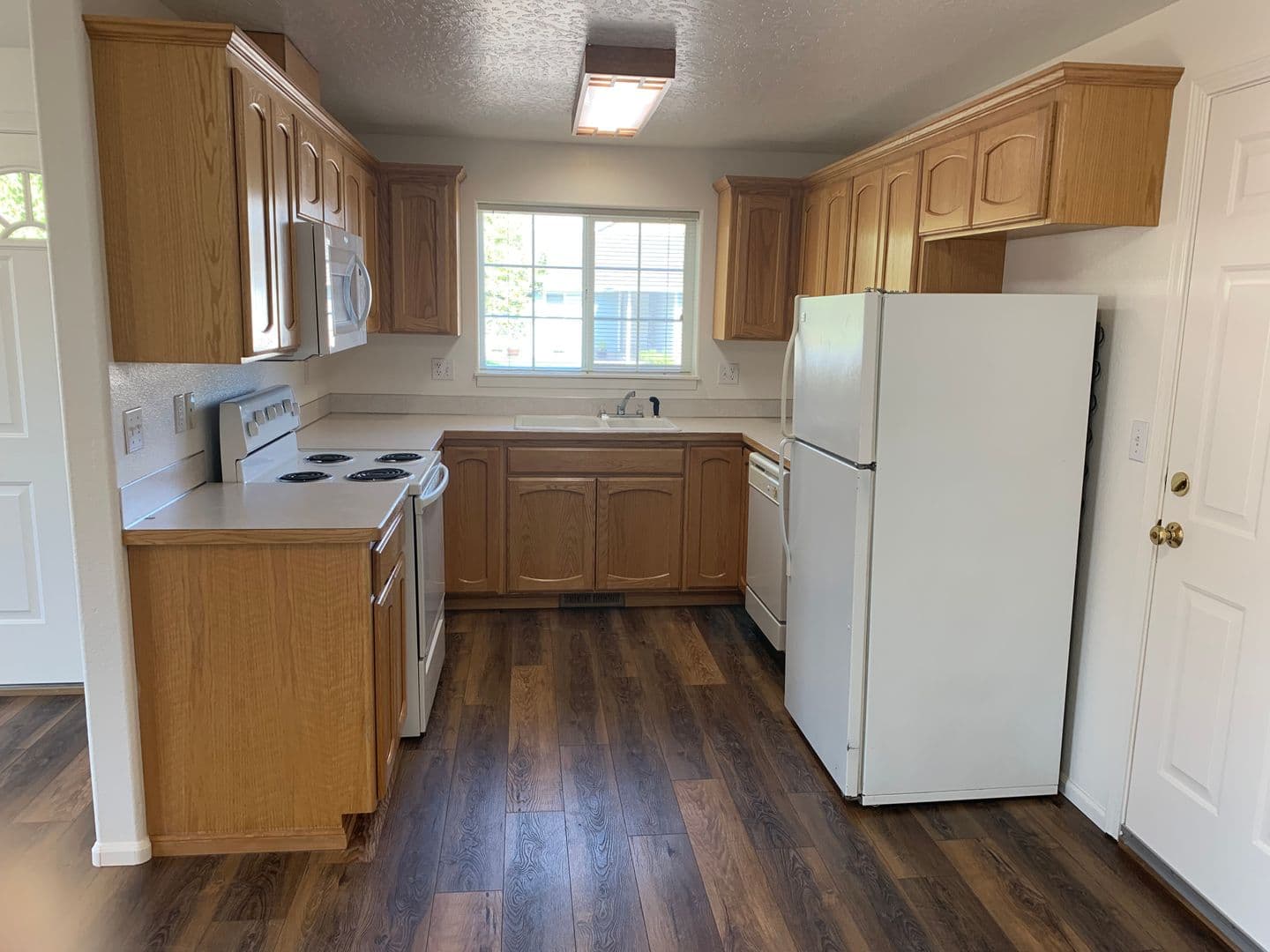 Creswell House: 115 Blue Jay Loop