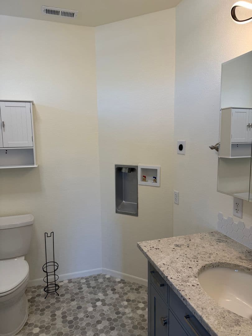 Springfield House: 579 N 51st St