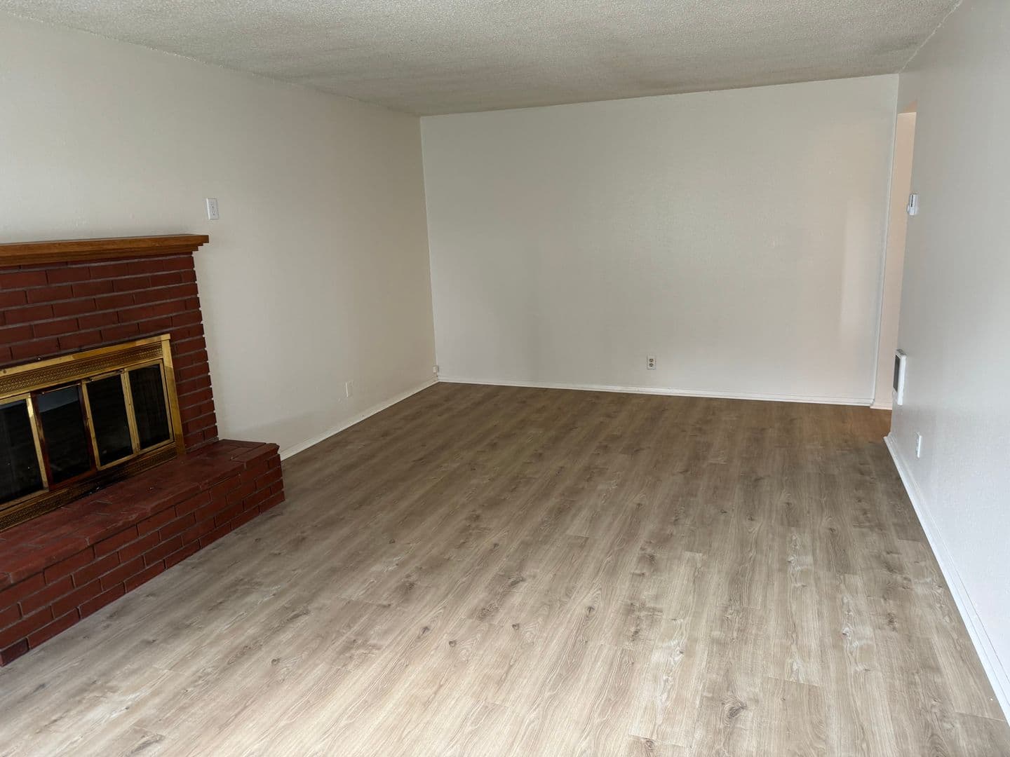 Eugene House: 875 Horn Ln