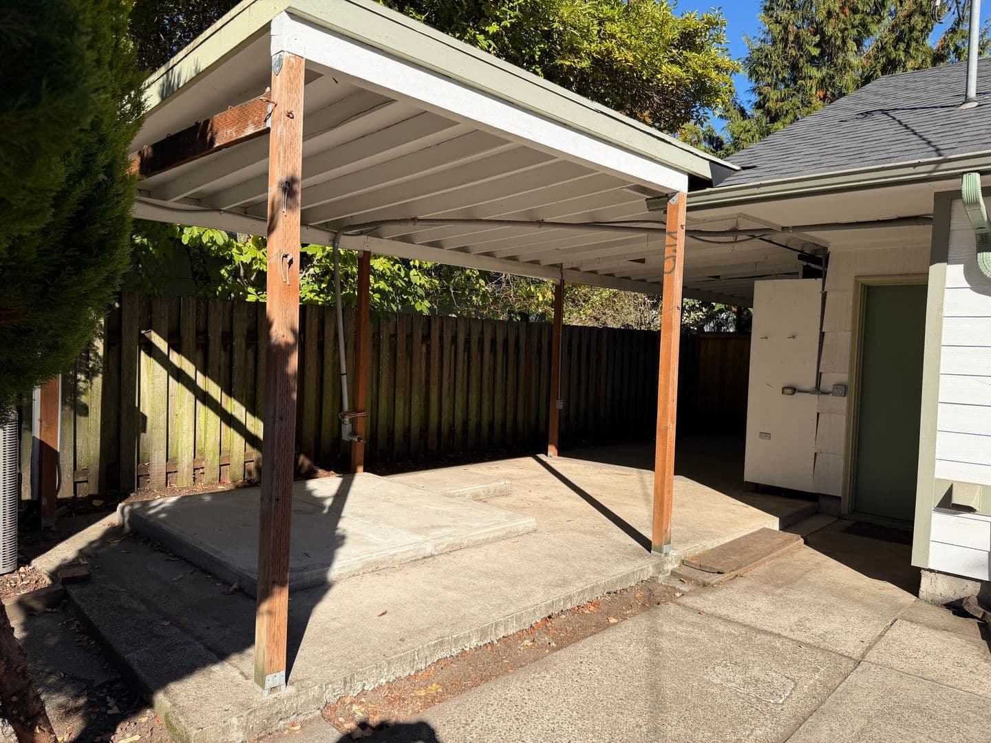 Eugene House: 852 Leigh St.