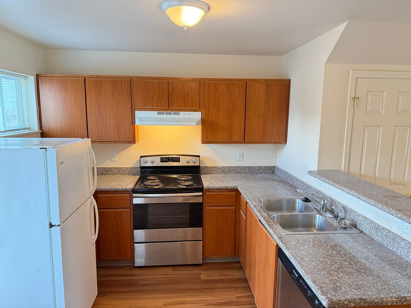 Springfield Apartment: 6280 Aster St.