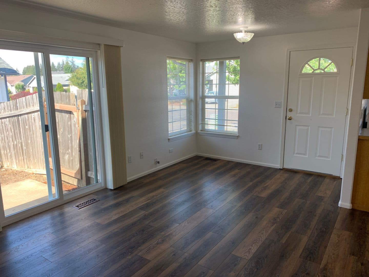 Creswell House: 115 Blue Jay Loop
