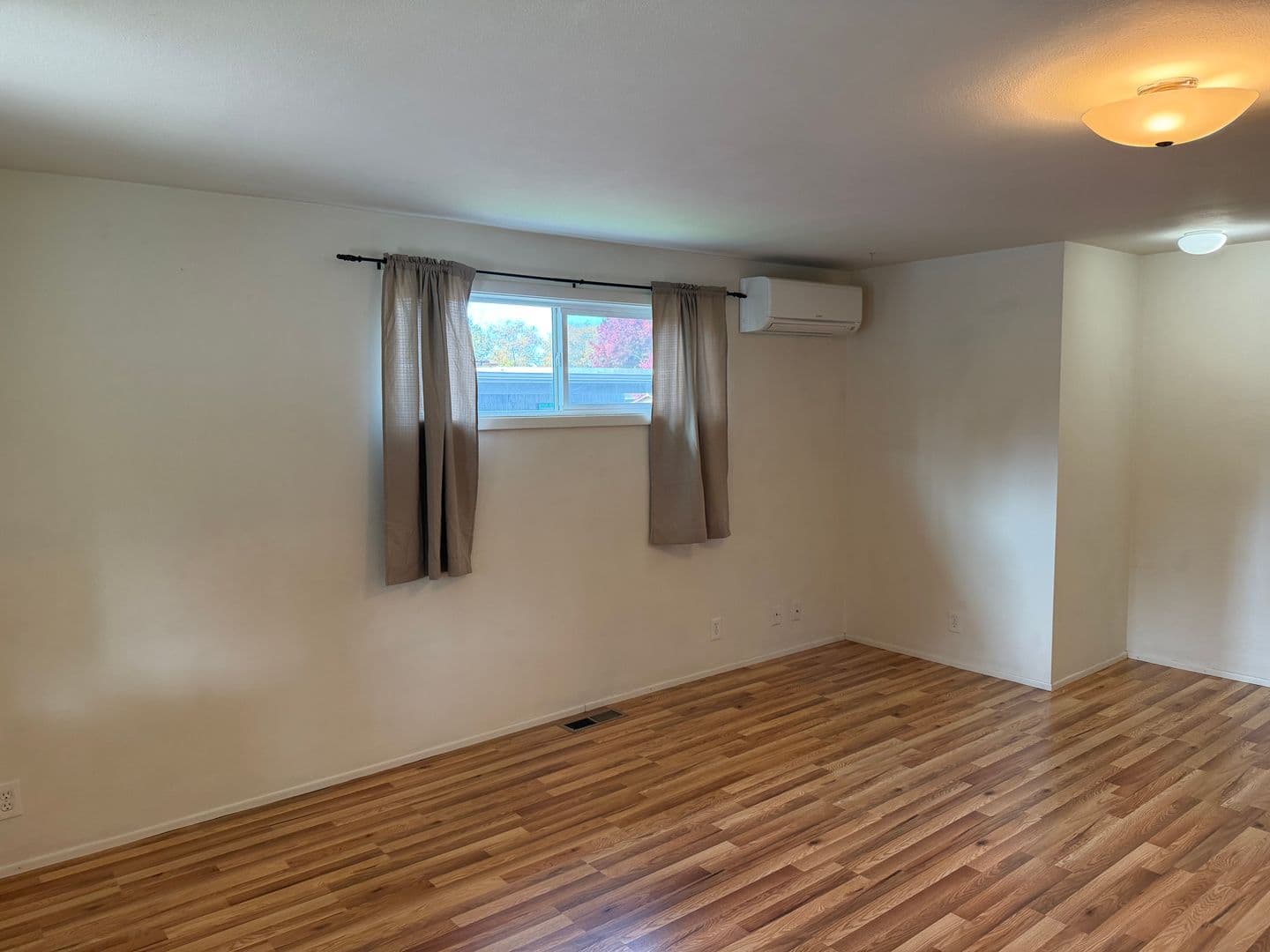 Eugene House: 3135 W 14th Ave