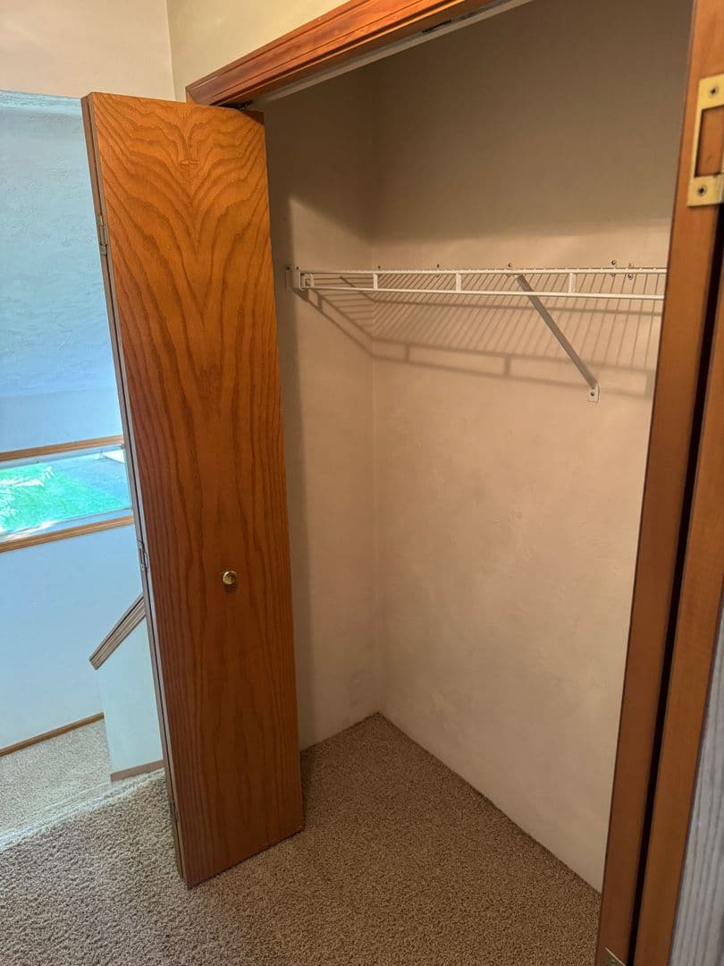 Eugene Apartment: 1609 Adkins St.