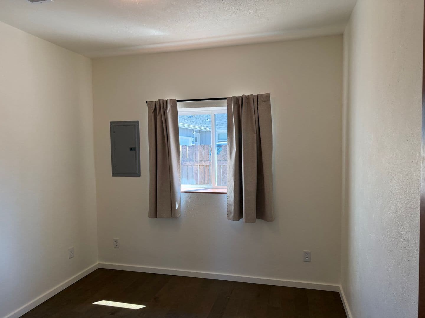 Springfield House: 579 N 51st St