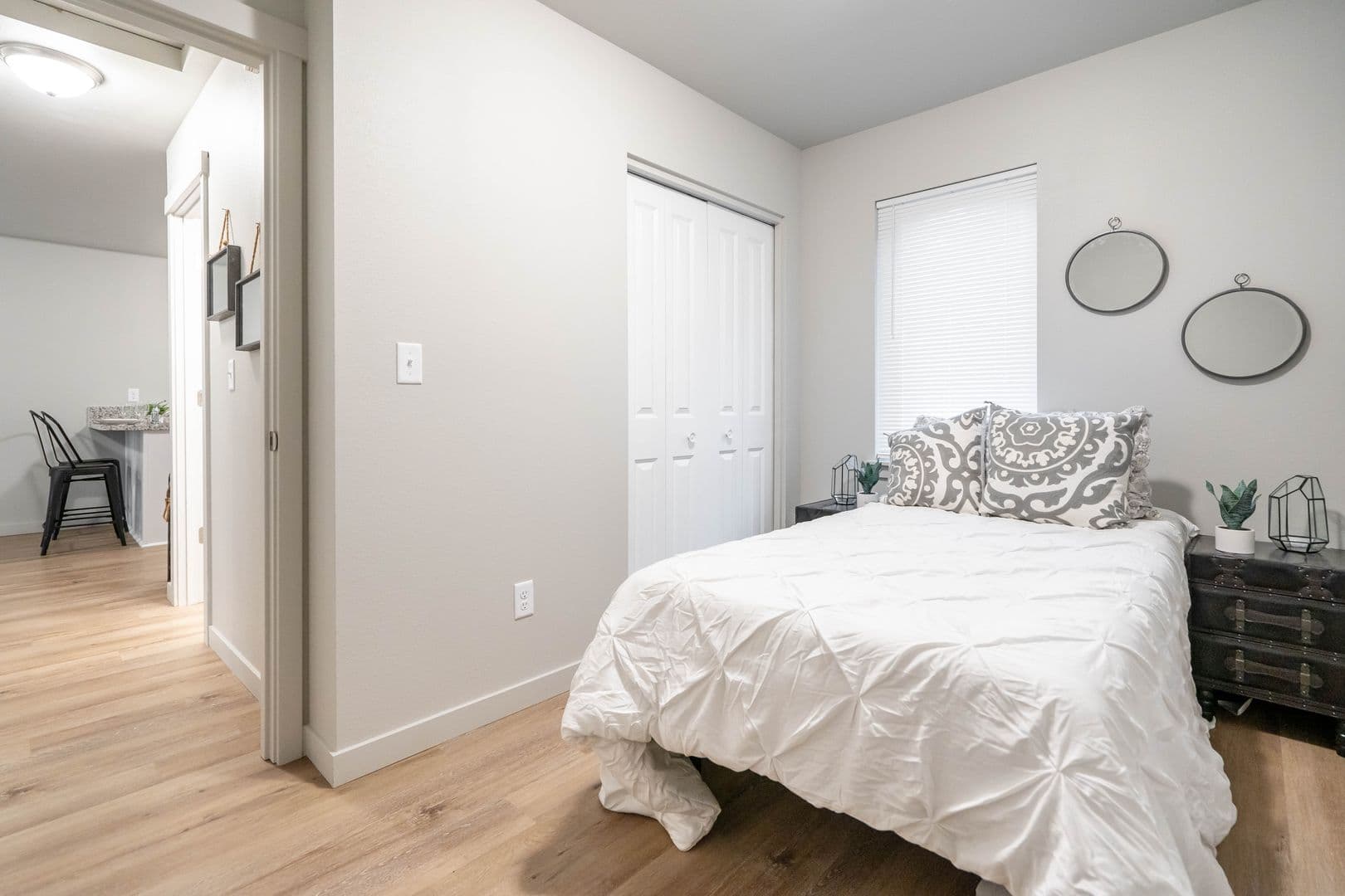 Cottage Grove Apartment: 555 N. River Rd.