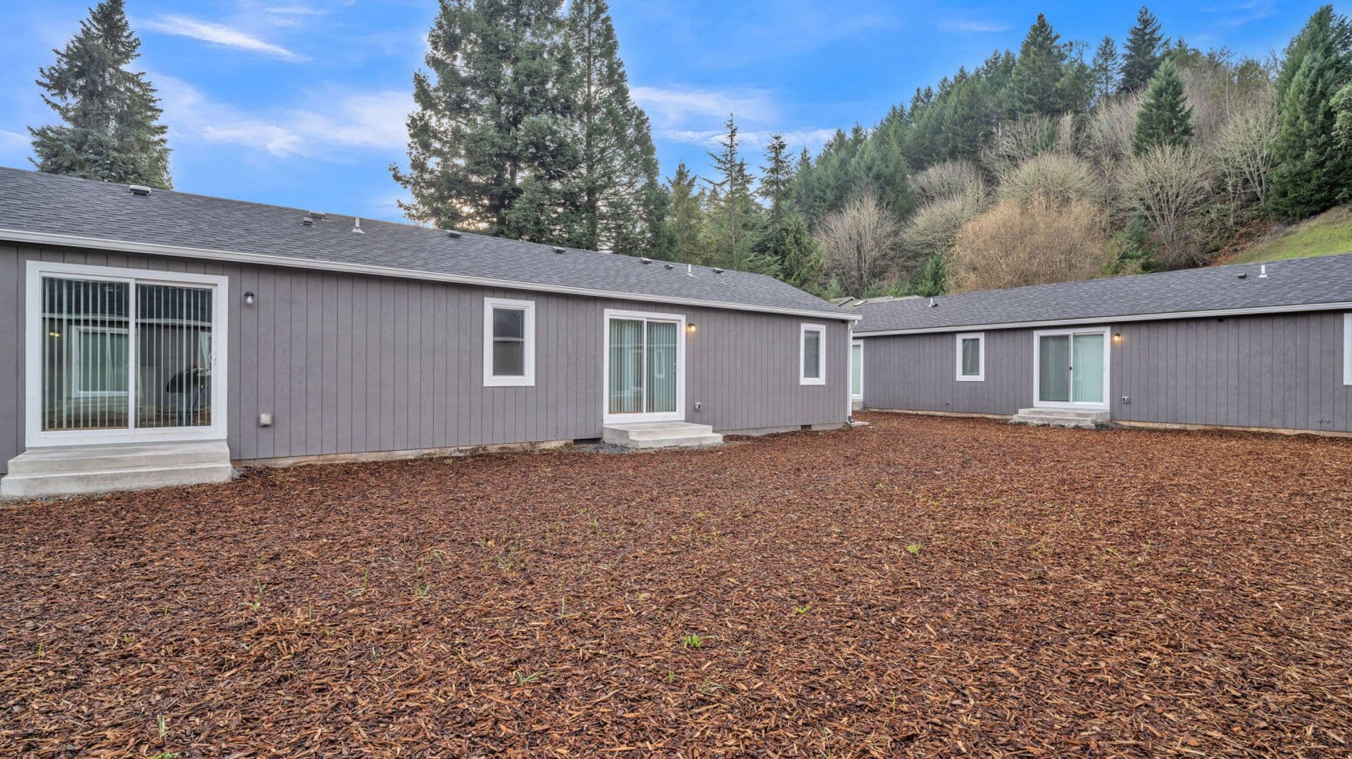 Cottage Grove Apartment: 555 N. River Rd.