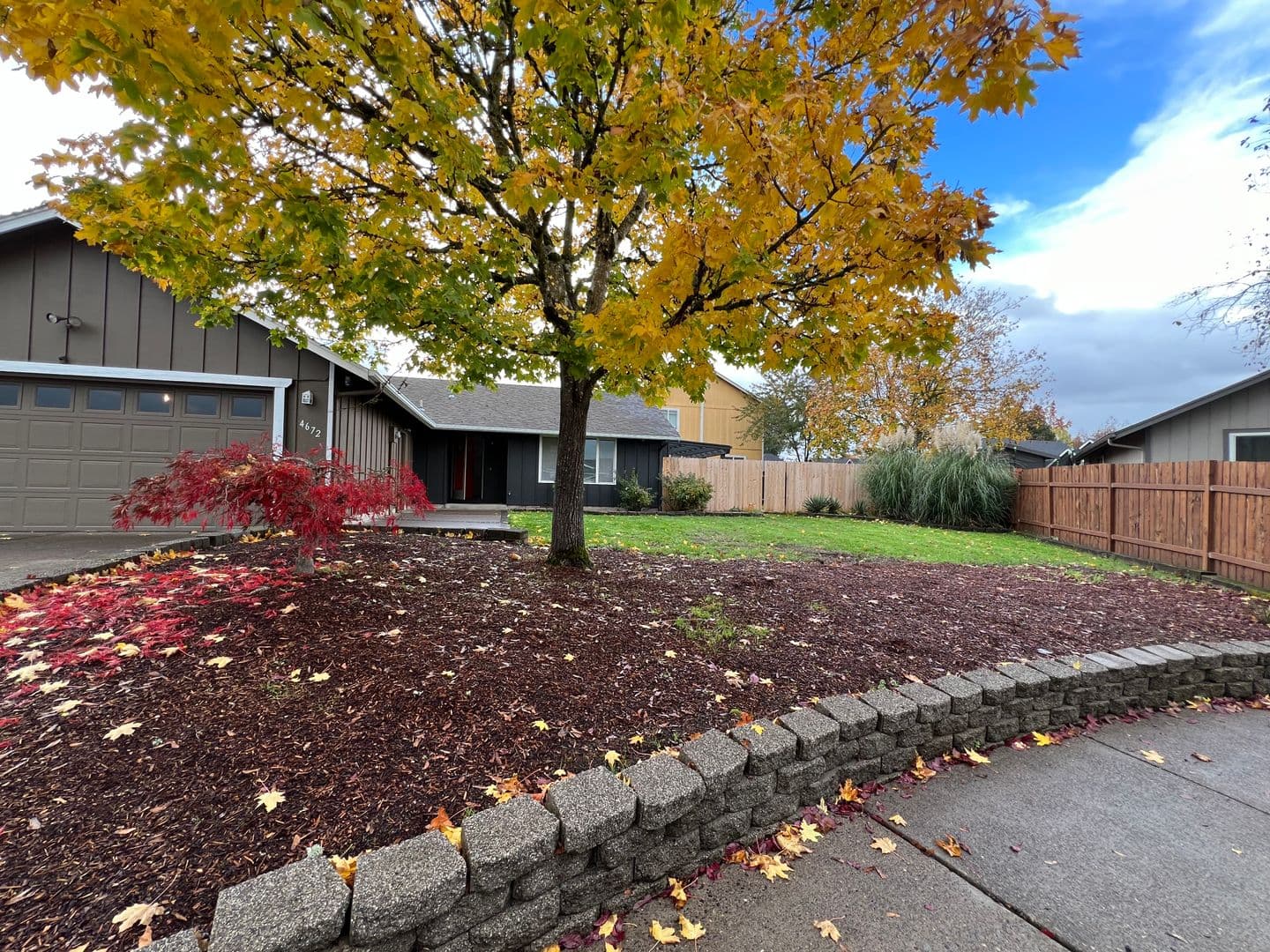 Eugene House: 4672 Royal Ave