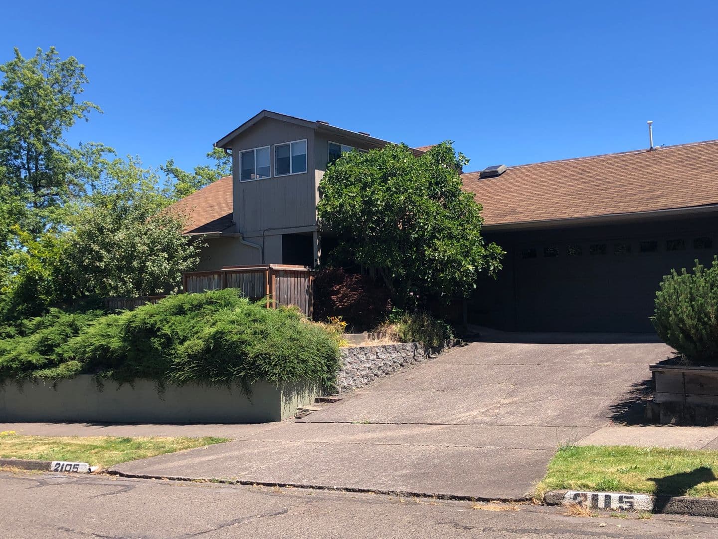 Eugene House: 2105 Washington St.