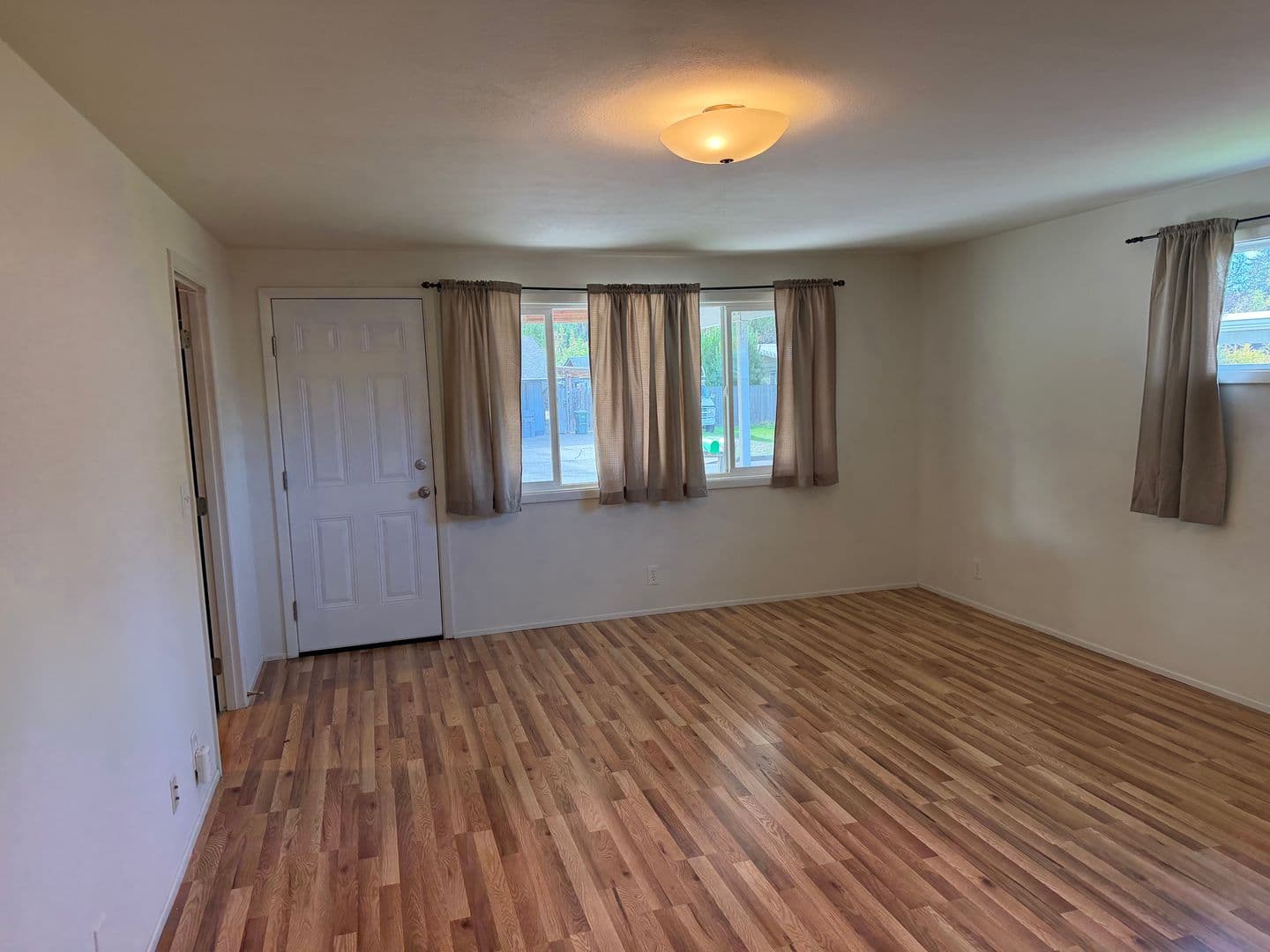 Eugene House: 3135 W 14th Ave