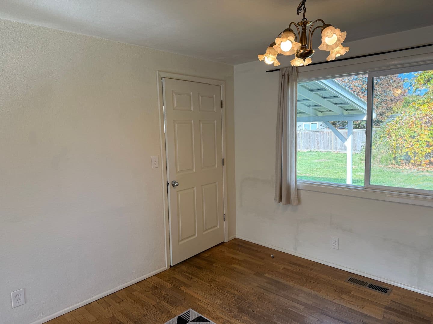 Eugene House: 3135 W 14th Ave
