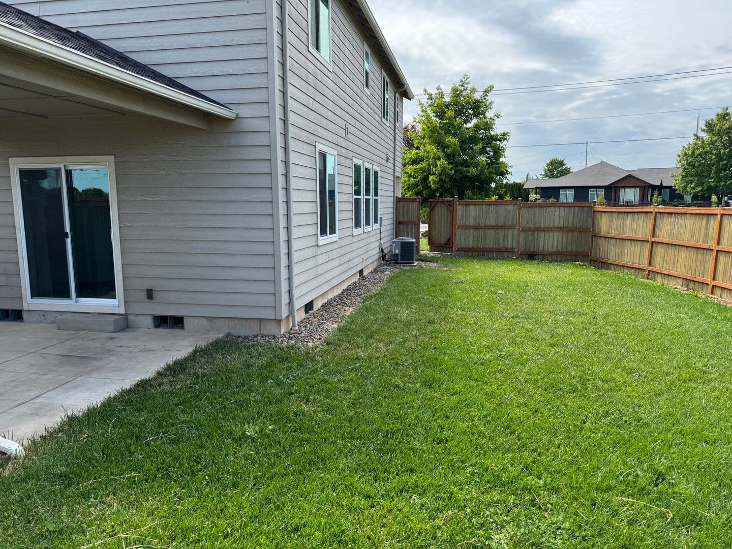 Eugene House: 53 Hillview Ln. 1