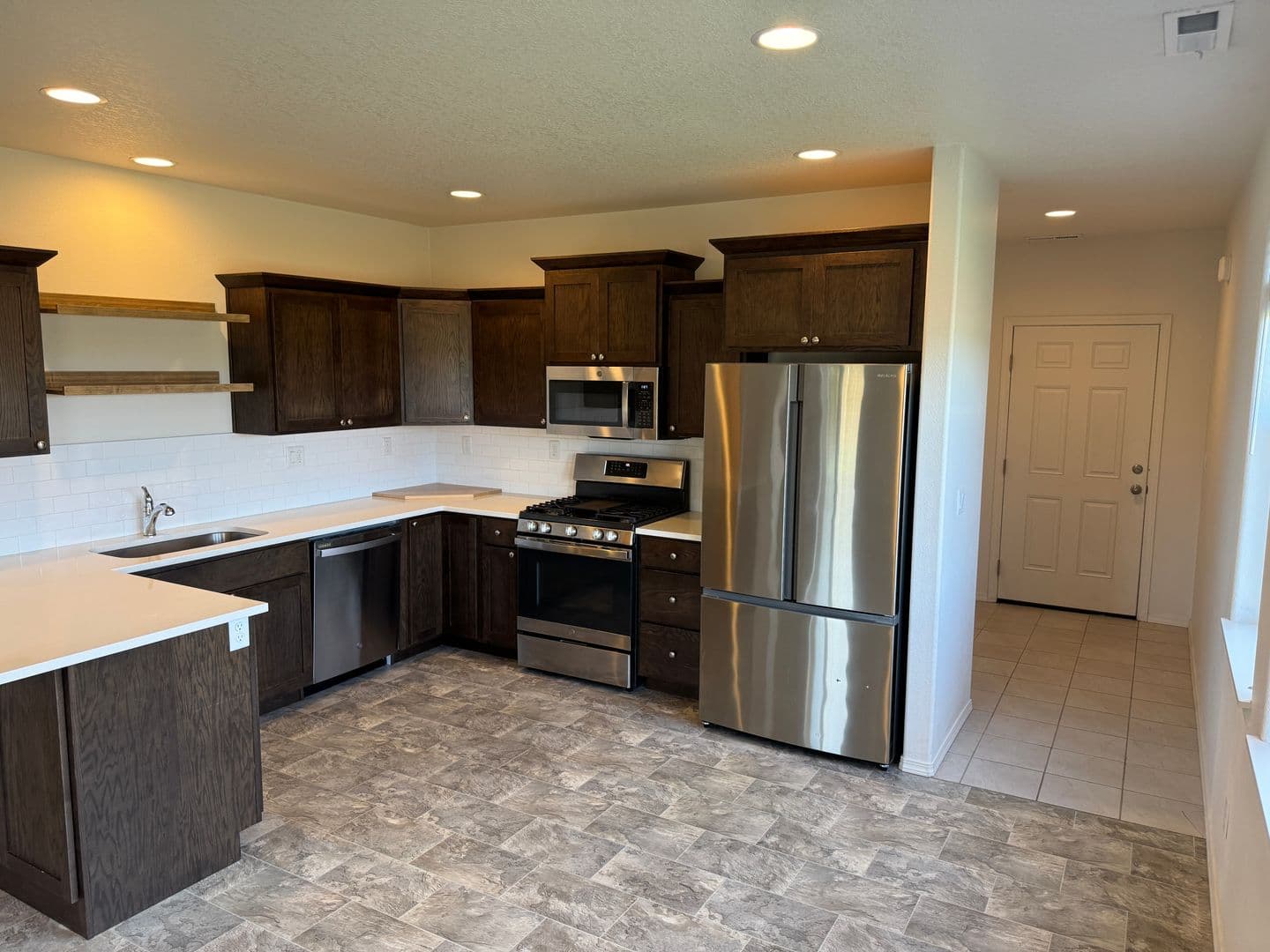 Eugene House: 53 Hillview Ln. 1