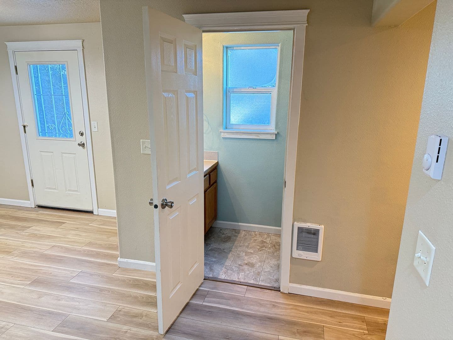 Springfield House: 5941 Aster St
