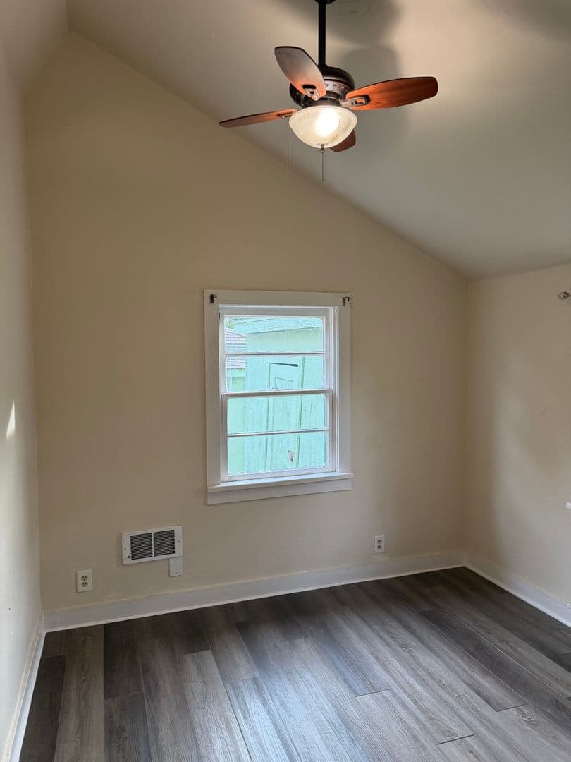 Eugene House: 1136 W 8th Ave