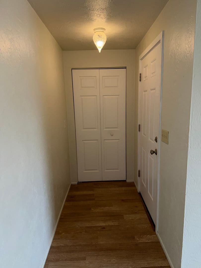 Junction City Apartment: 165 SW Kalmia St.