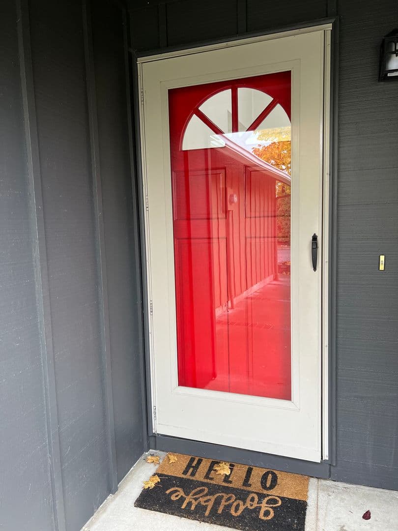 Eugene House: 4672 Royal Ave