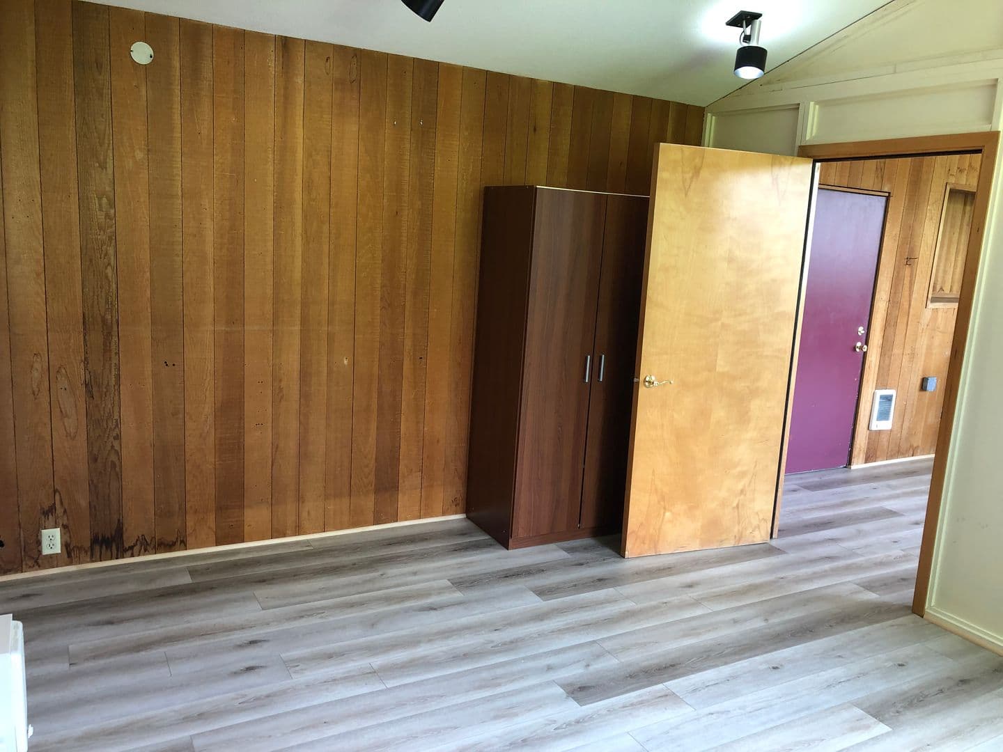 Eugene Apartment: 1873 Garden Ave.