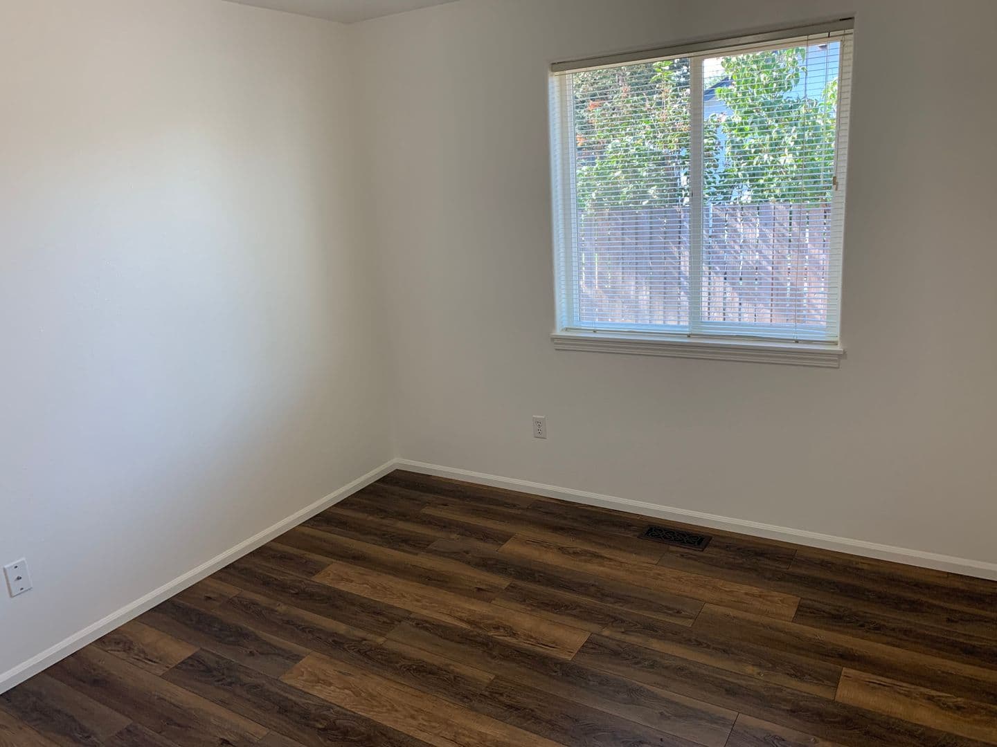 Creswell House: 115 Blue Jay Loop