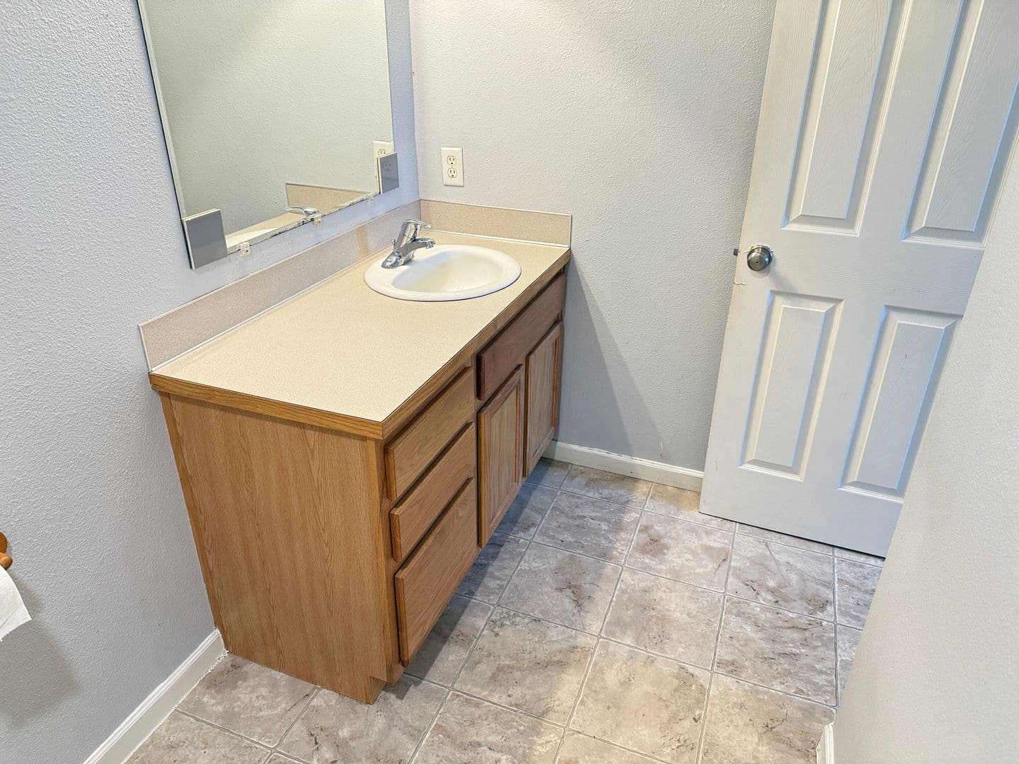Springfield House: 5941 Aster St