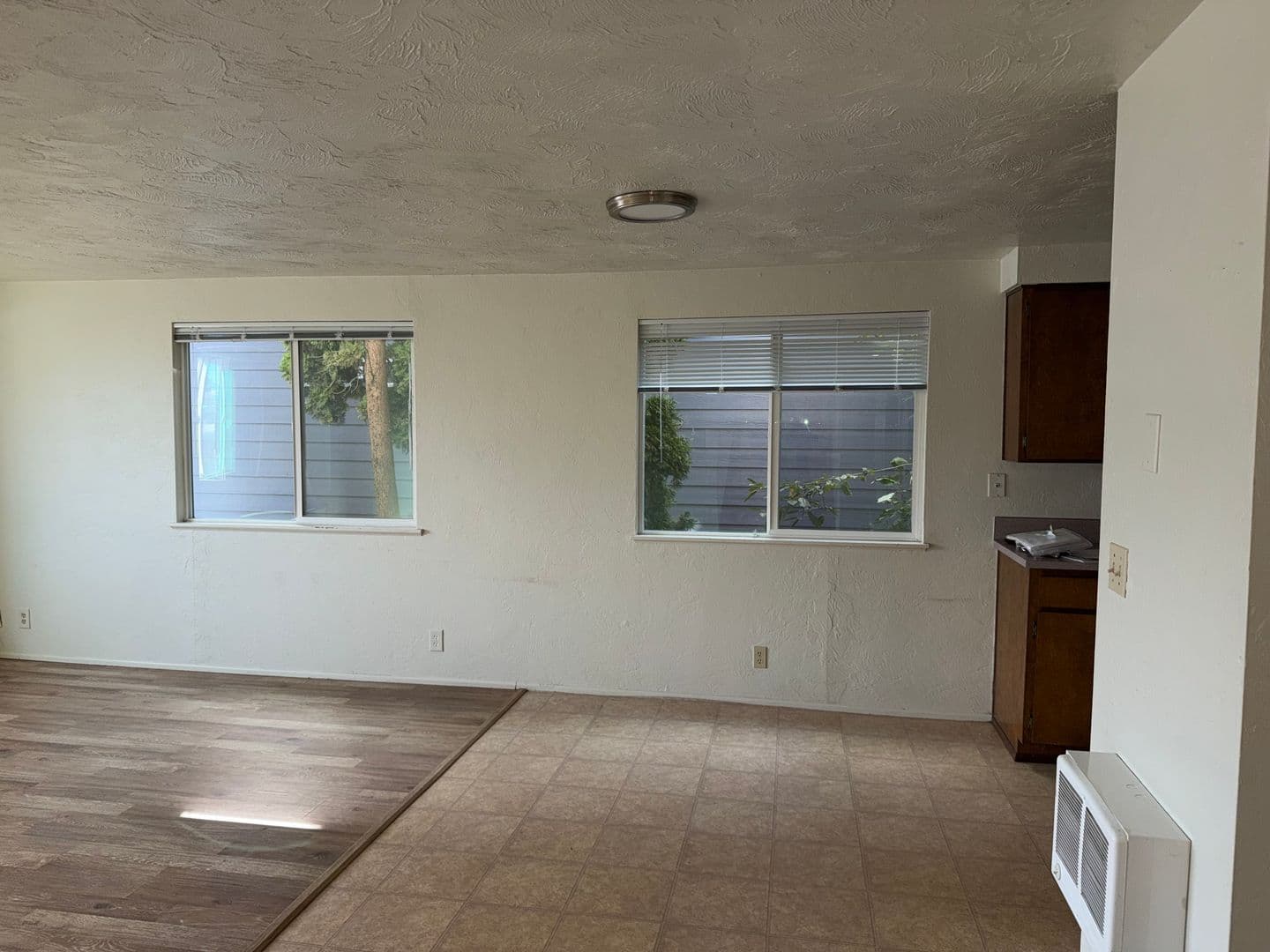 Junction City Apartment: 165 SW Kalmia St.