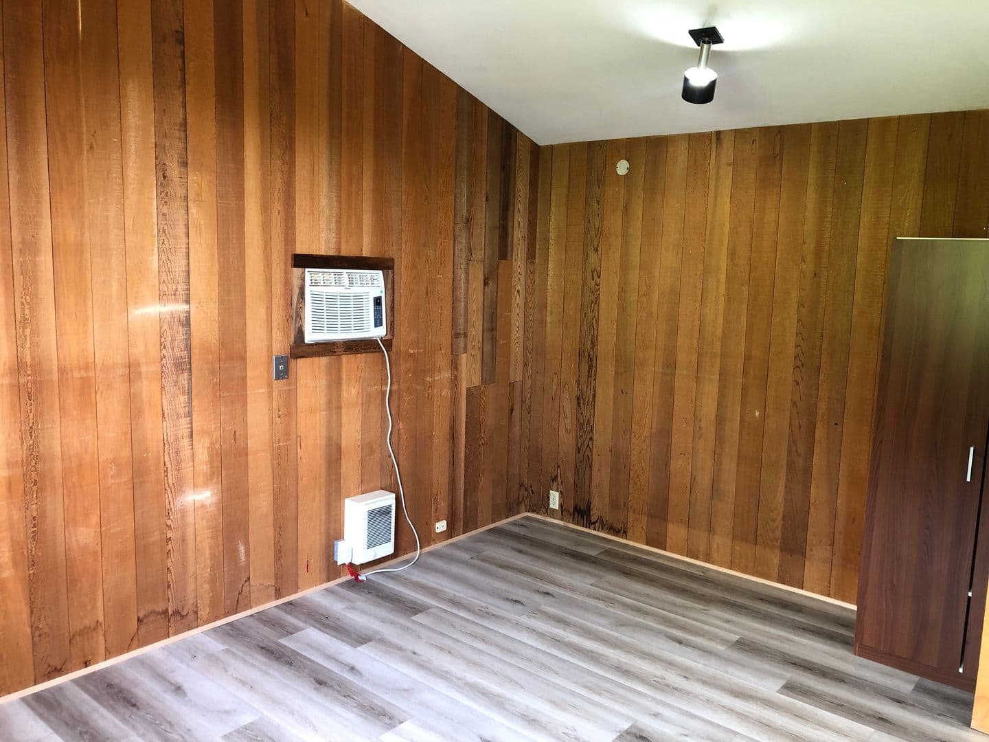 Eugene Apartment: 1873 Garden Ave.