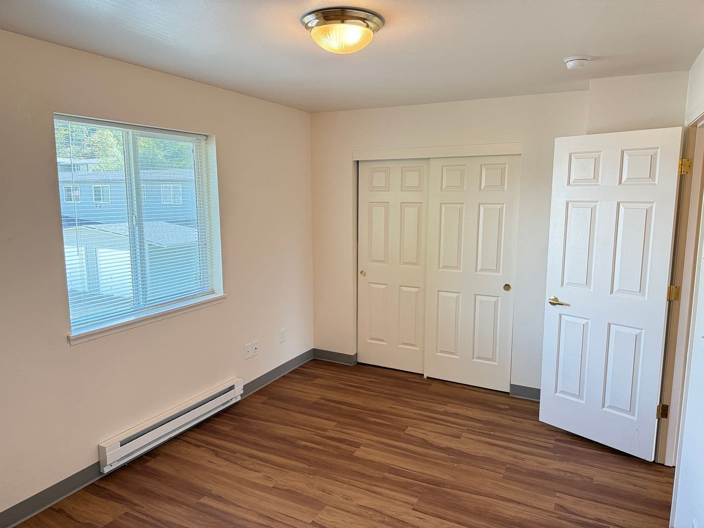 Springfield Apartment: 6280 Aster St.