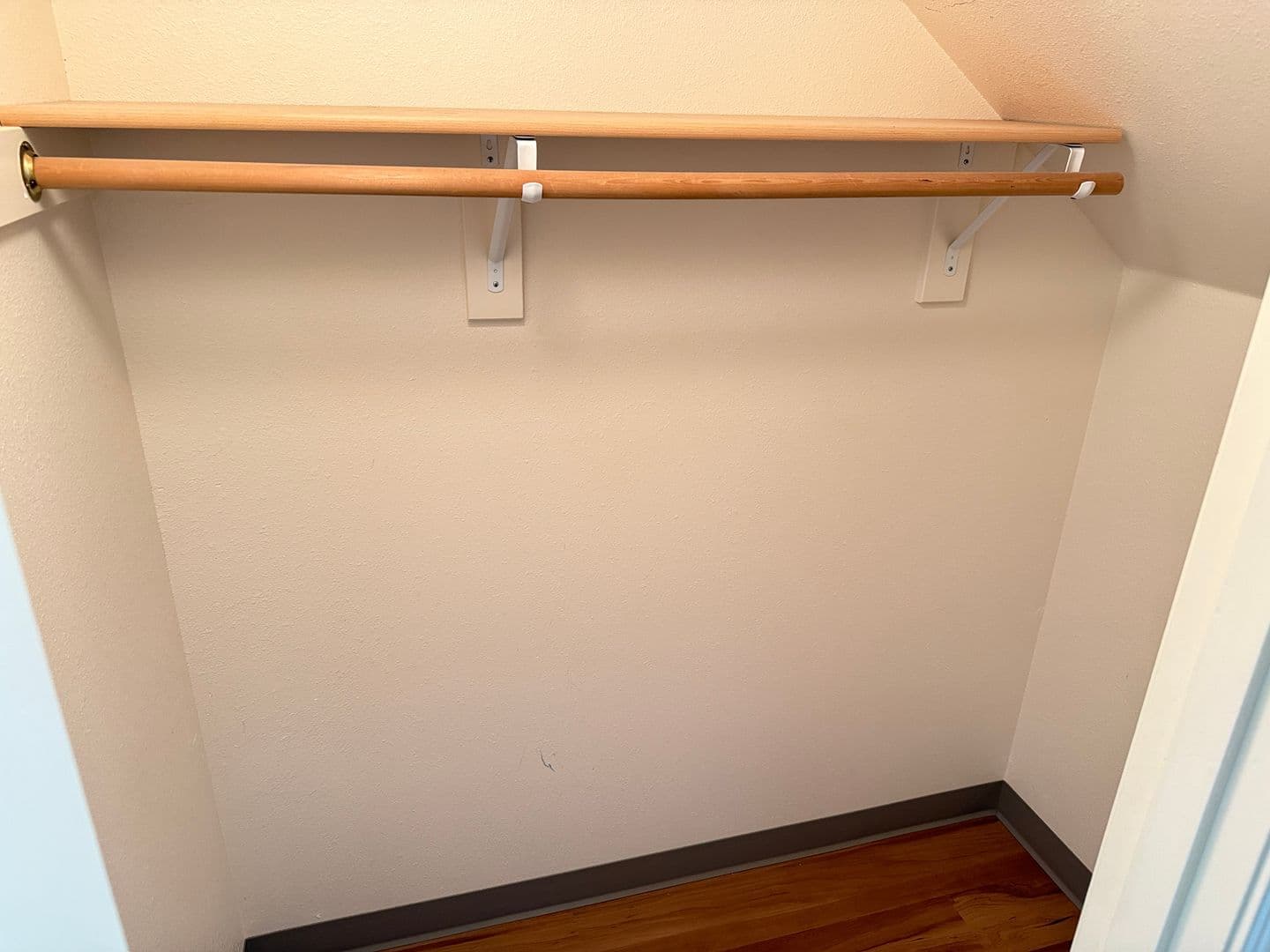 Springfield Apartment: 6280 Aster St.