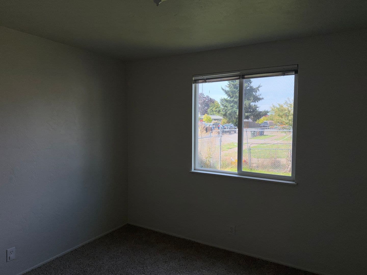 Junction City Apartment: 165 SW Kalmia St.