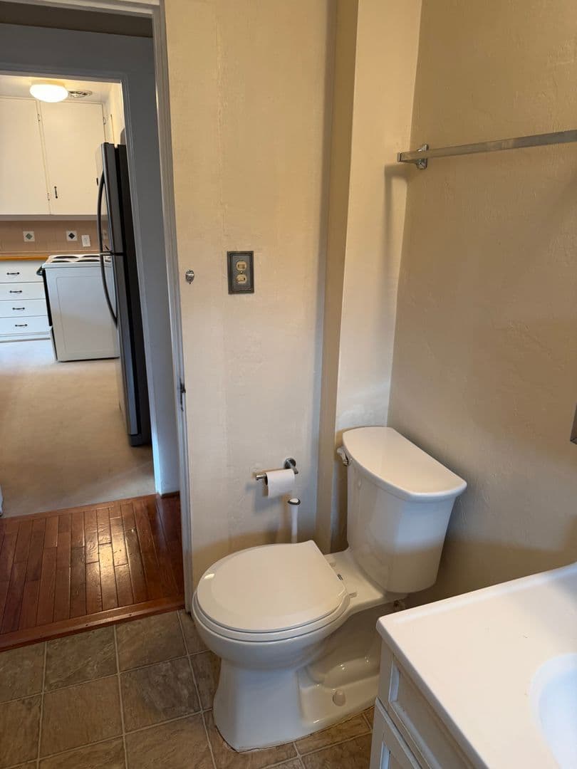 Eugene House: 1136 W 8th Ave
