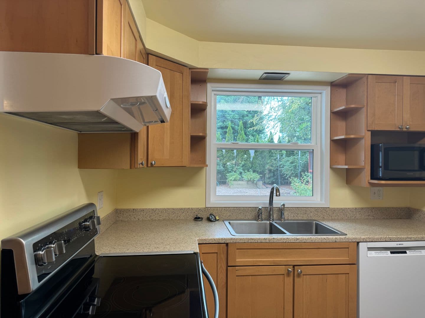 Eugene House: 852 Leigh St.