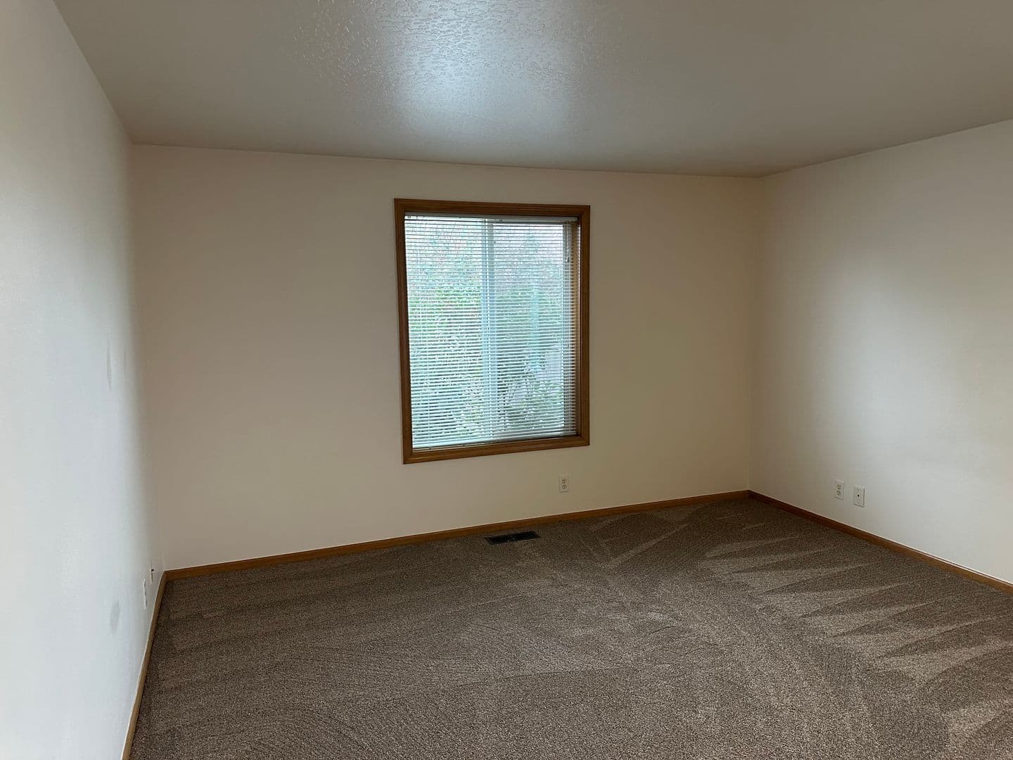 Eugene House: 2975 Matt Dr.