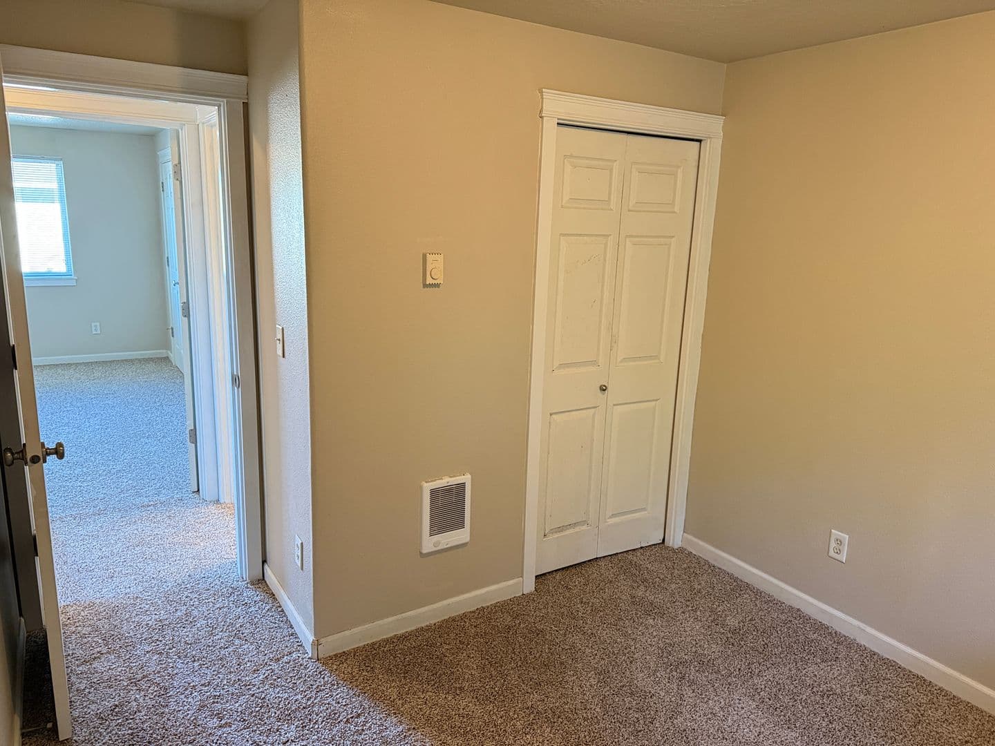 Springfield House: 5941 Aster St