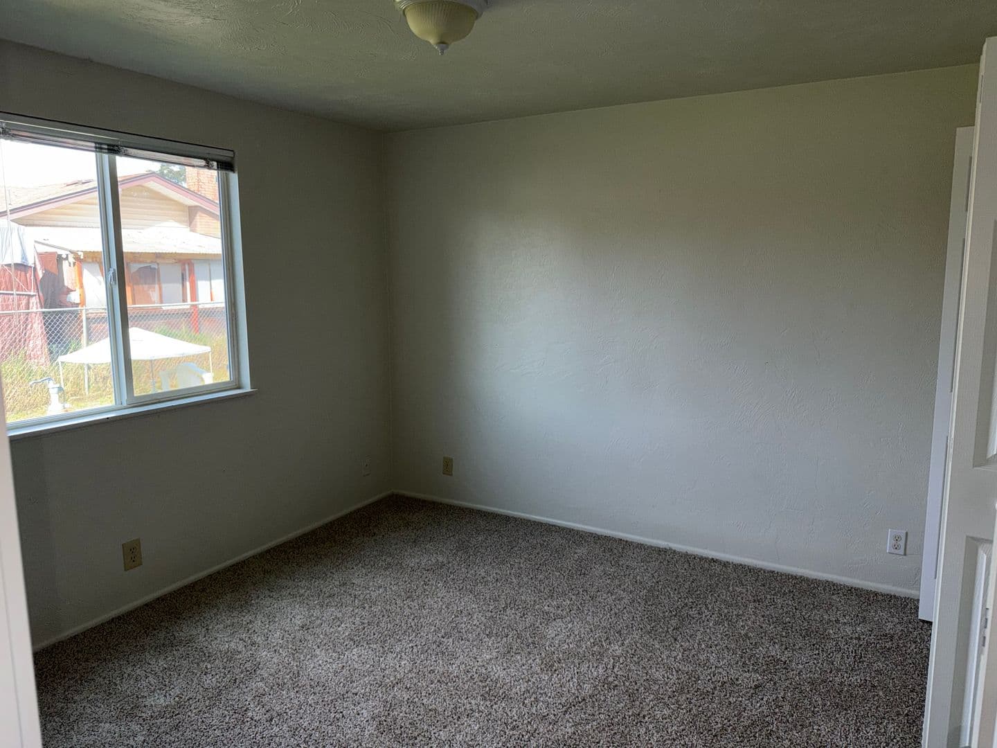 Junction City Apartment: 165 SW Kalmia St.