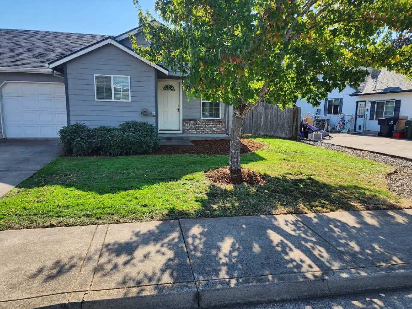 Creswell House: 115 Blue Jay Loop