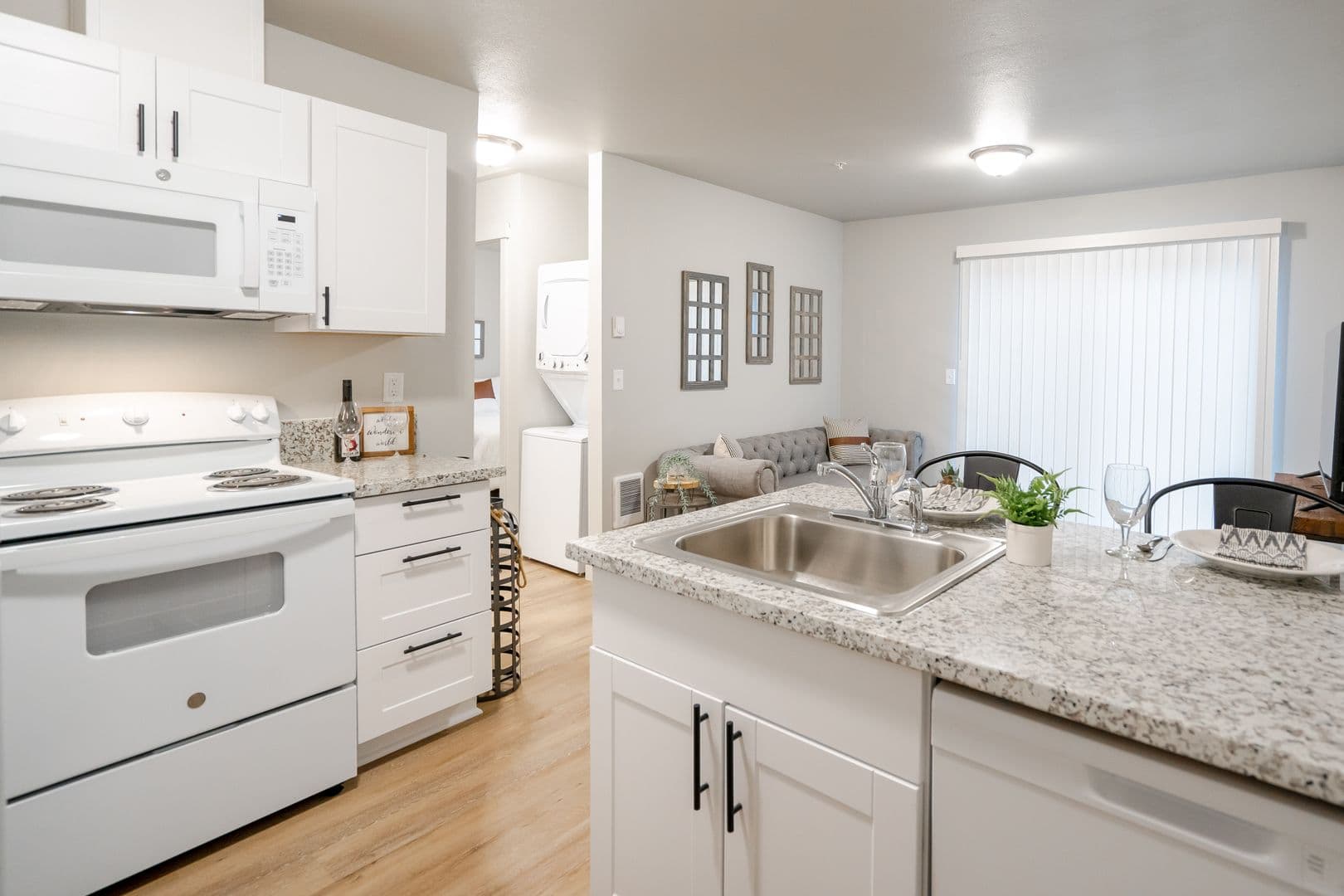 Cottage Grove Apartment: 555 N. River Rd.