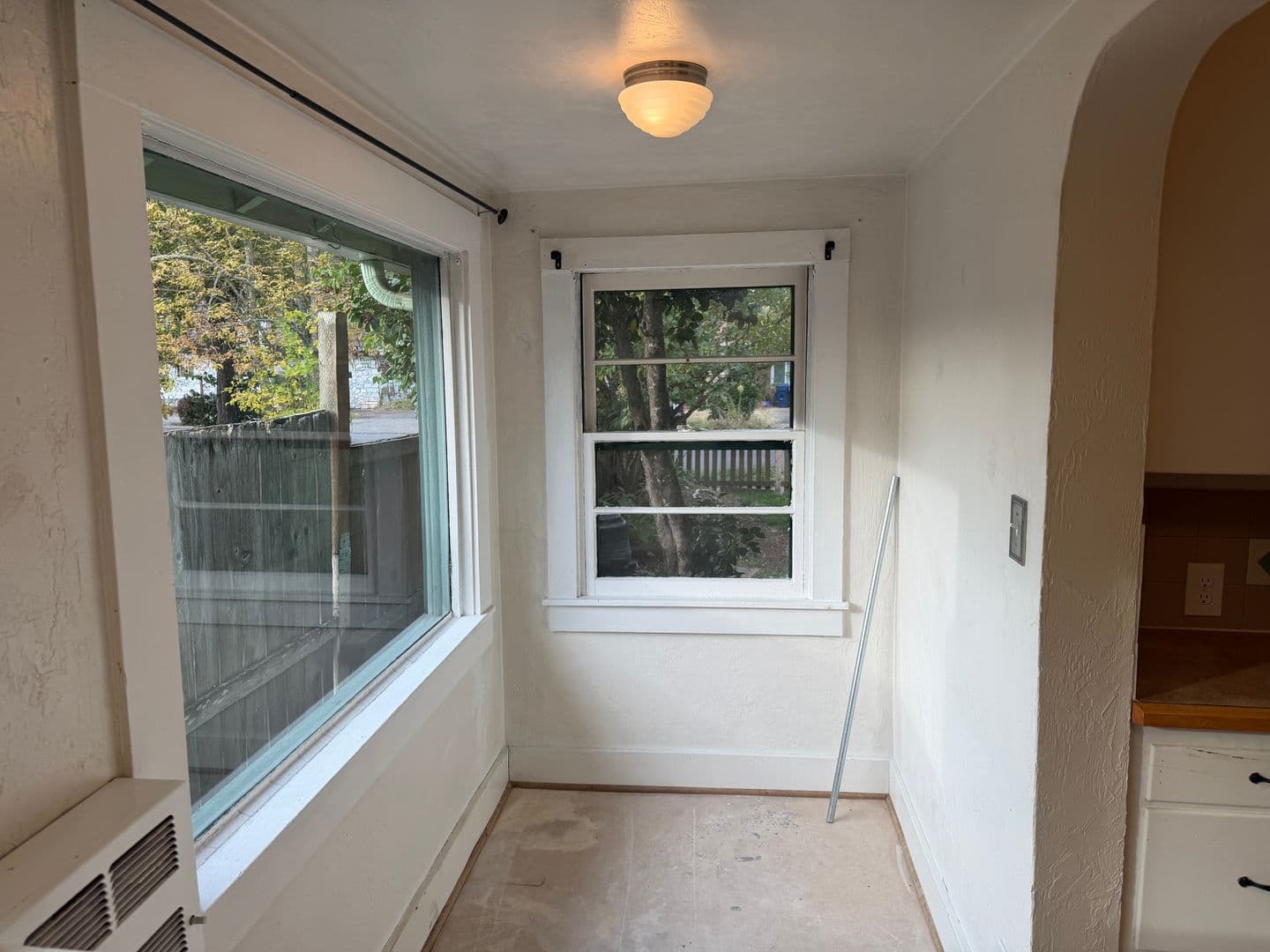 Eugene House: 1136 W 8th Ave