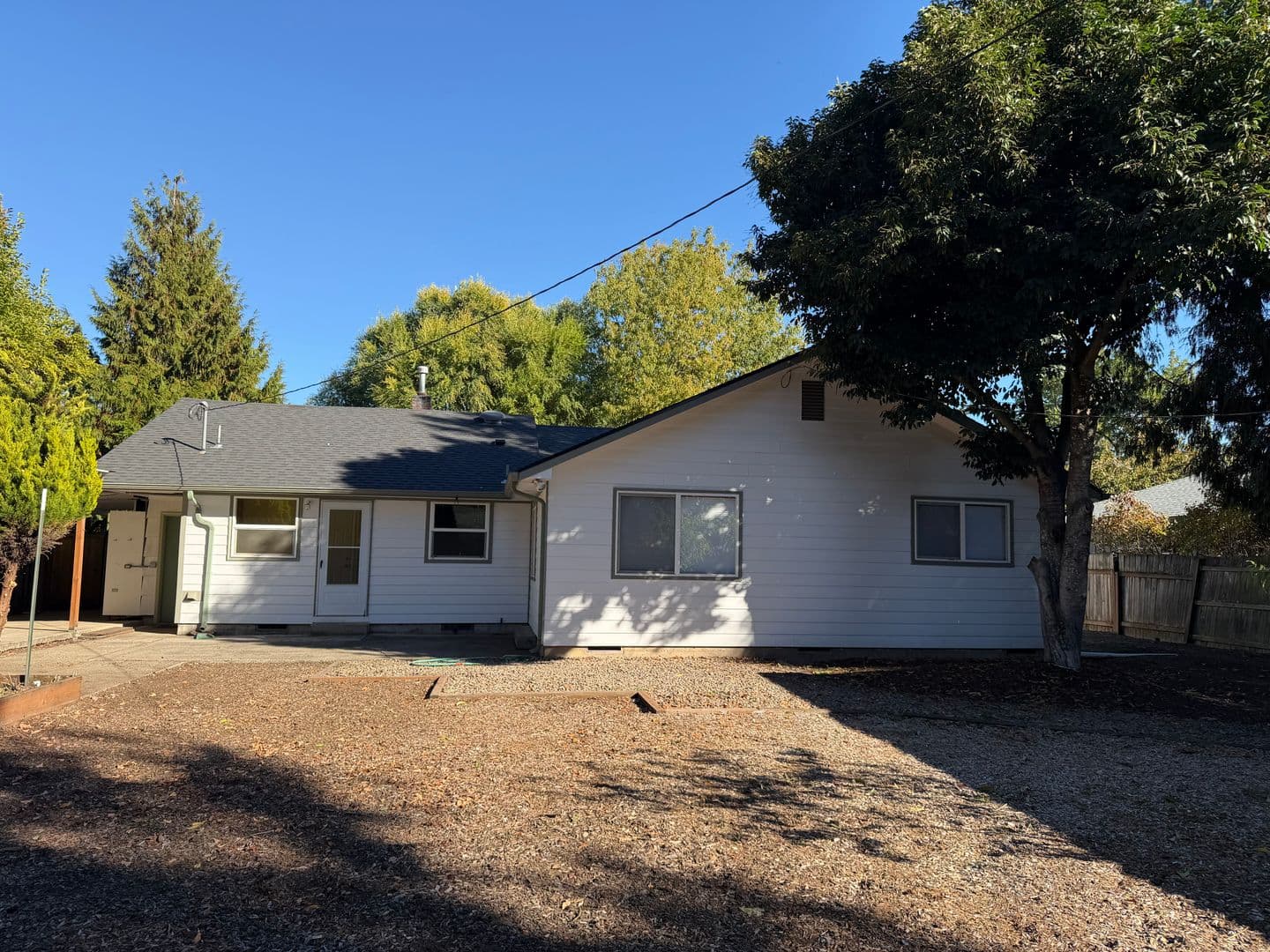 Eugene House: 852 Leigh St.