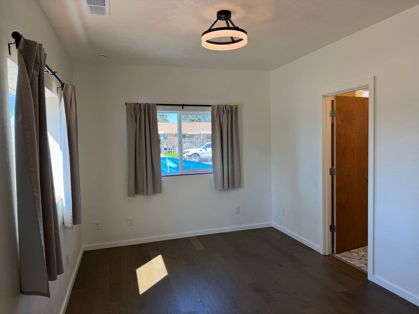 Springfield House: 579 N 51st St