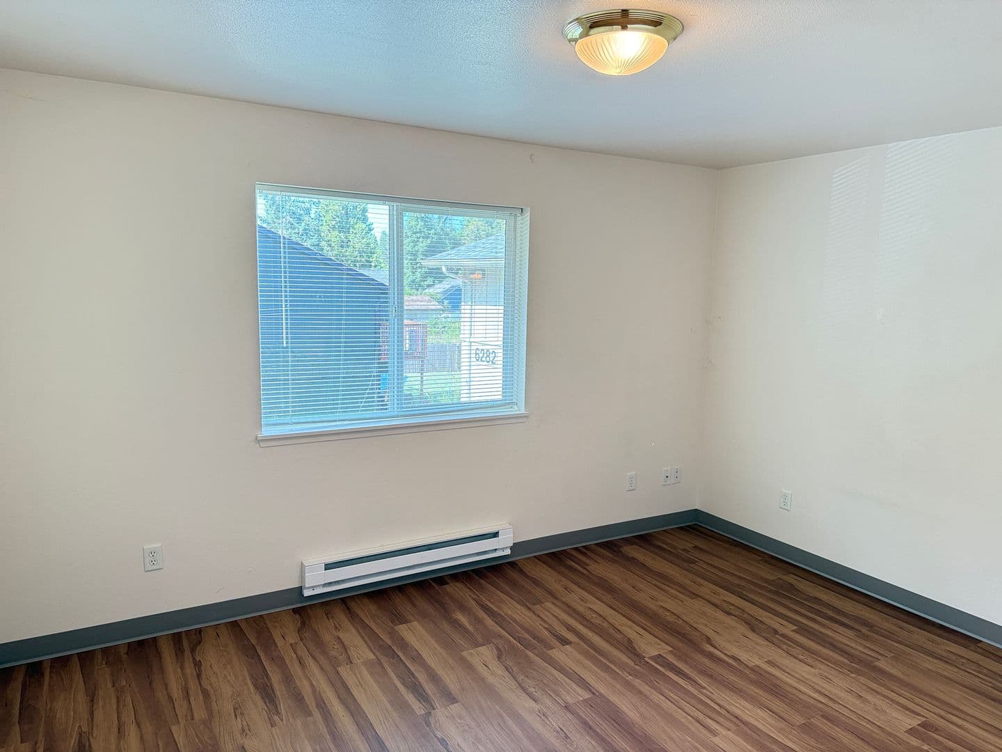 Springfield Apartment: 6280 Aster St.