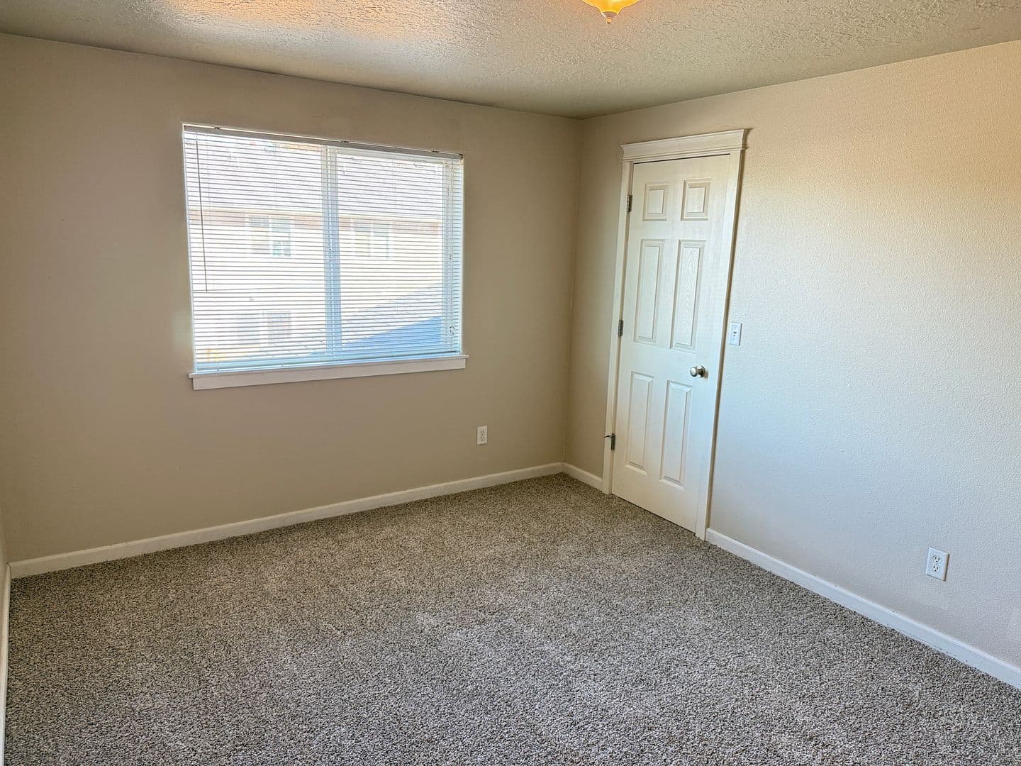 Springfield House: 5941 Aster St