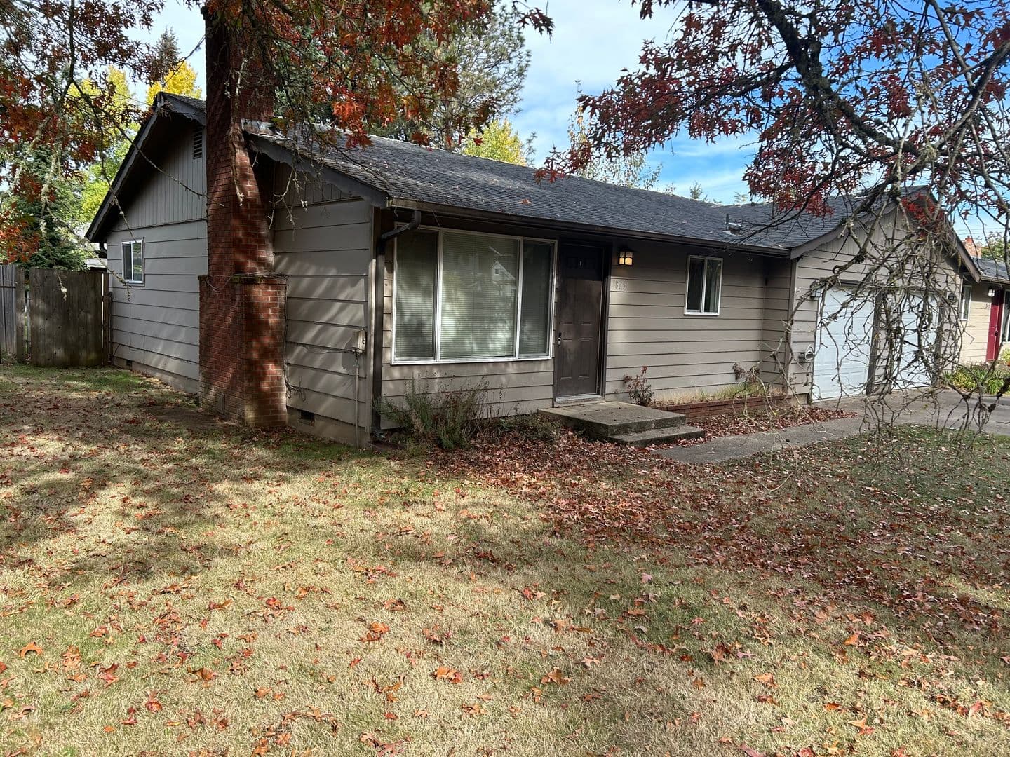 Eugene House: 875 Horn Ln