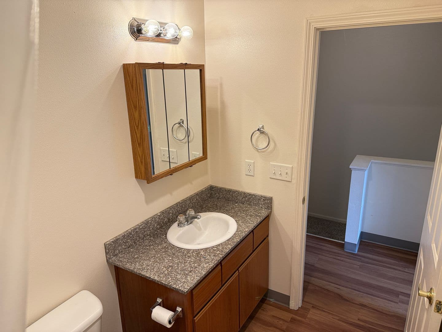 Springfield Apartment: 6280 Aster St.
