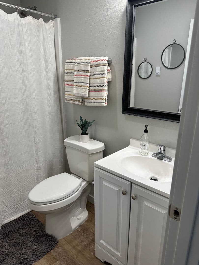 Cottage Grove Apartment: 555 N. River Rd.