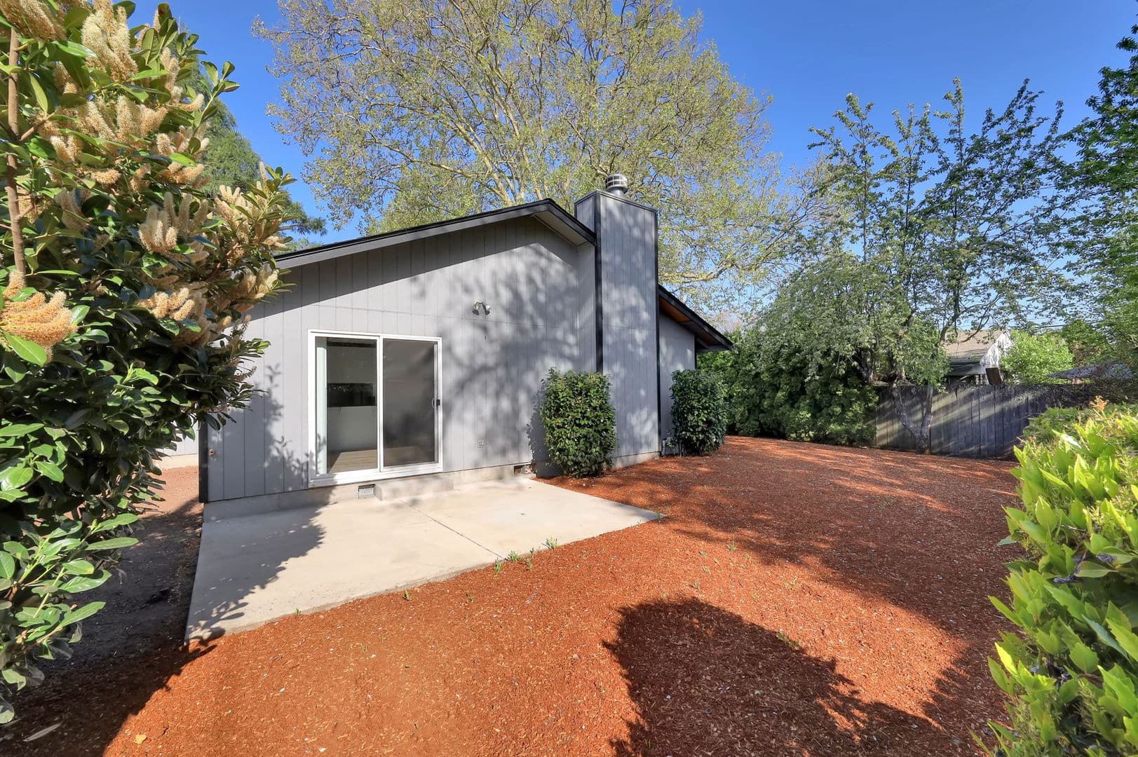 Eugene House: 2170 Crescent Ave.
